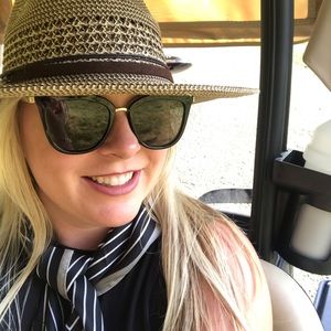 Meet your Posher, Lori